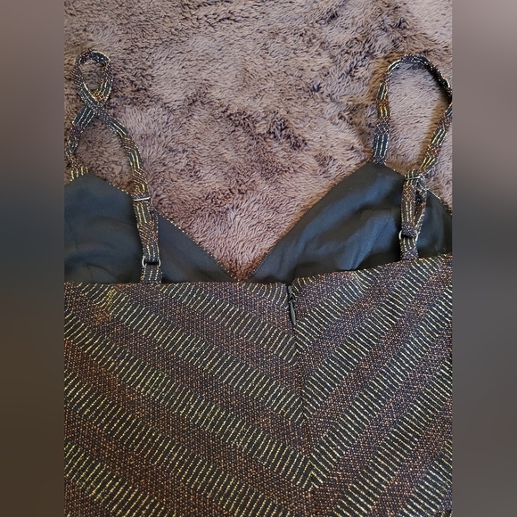 Strappy Chevron Dress - Picture 5 of 5